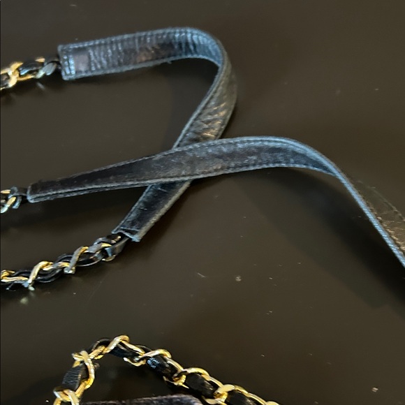 Neiman Marcus collection - Elegant Black Quilted Chain Strap Bag - Picture 4 of 10